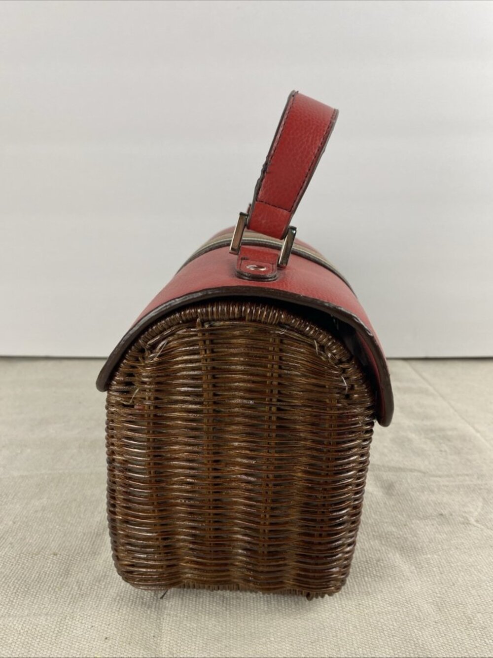 VTG Leather & Wicker Rattan Picnic Basket Purse Woven Handbag Red Check Fabric - Picture 4 of 16